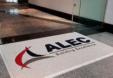 Tapete com perfil na borda Capachos Forte SP Alec